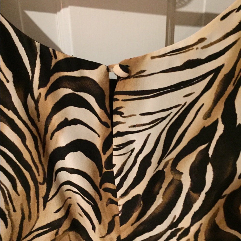 Jones New York Filmy Silk Dress with Leopard Style - Picture 4 of 6